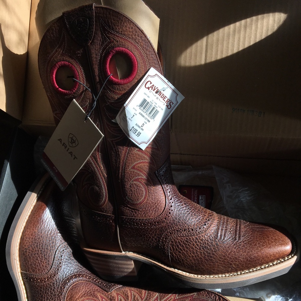 Ariat Heritage Roughstock Square Toe Western Boot